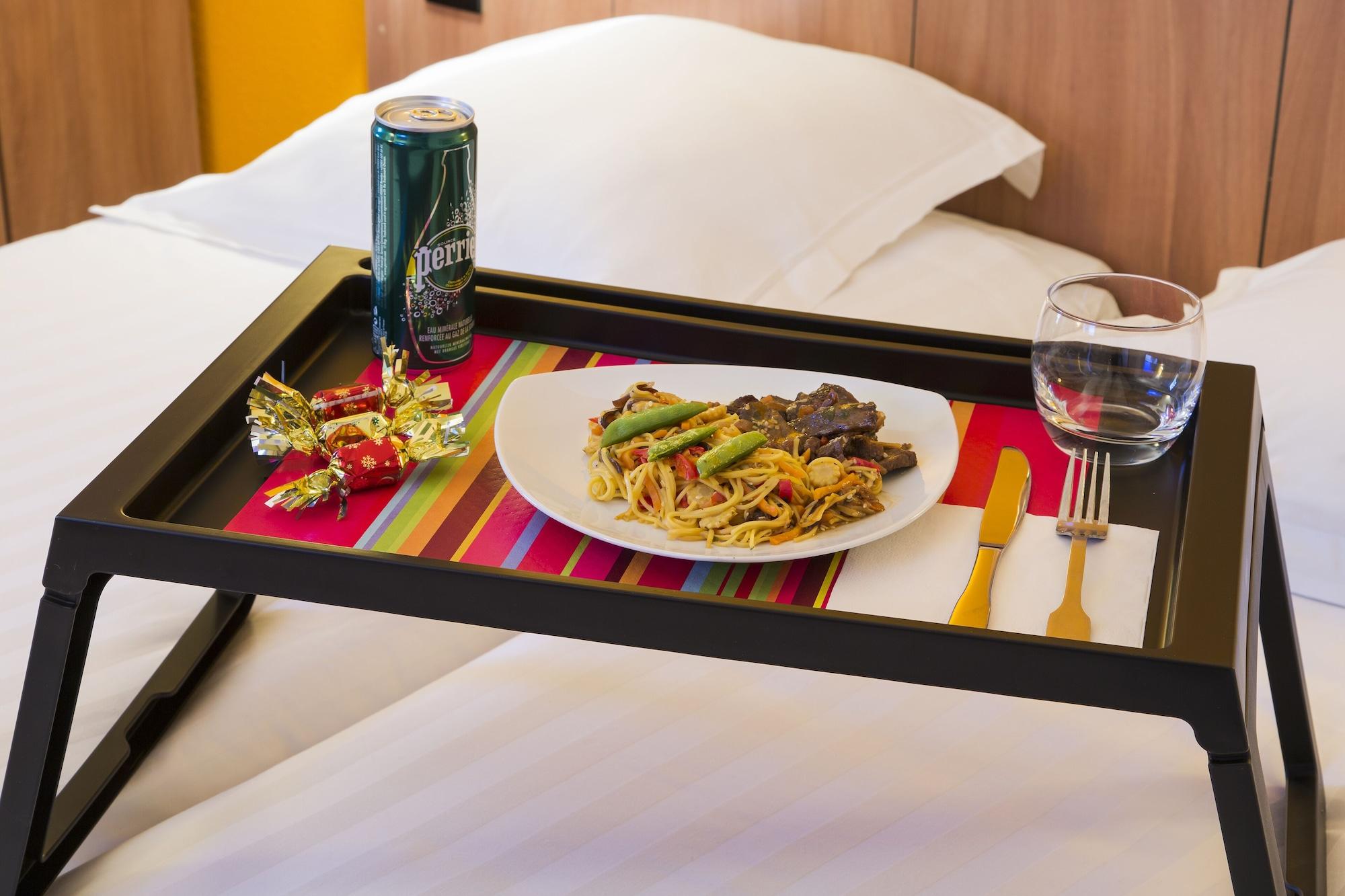 Comfort Hotel Grenoble Мелон Екстериор снимка