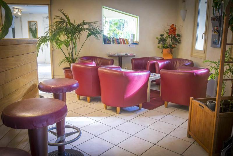 Comfort Hotel Grenoble Мелон Екстериор снимка