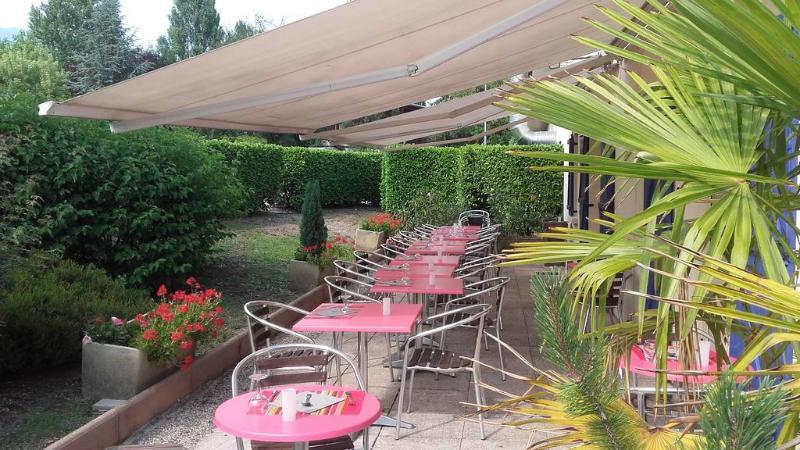 Comfort Hotel Grenoble Мелон Екстериор снимка